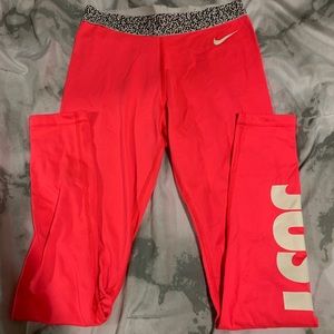 Hot pink Nike leggings